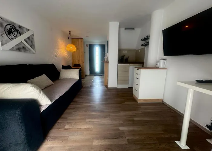 Hideaway家 Apartment *